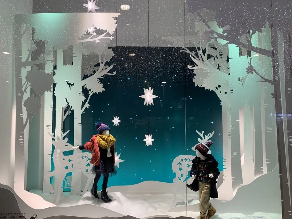 Foto 3 - El Corte Ingl&eacute;s de Salamanca estrena su tradicional iluminaci&oacute;n especial de Navidad&nbsp;
