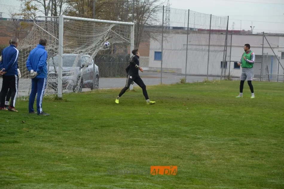 Foto 11 - El Salamanca UDS despide los entrenamientos con goles, alegr&iacute;a y las ausencias de Mora, Puma y...