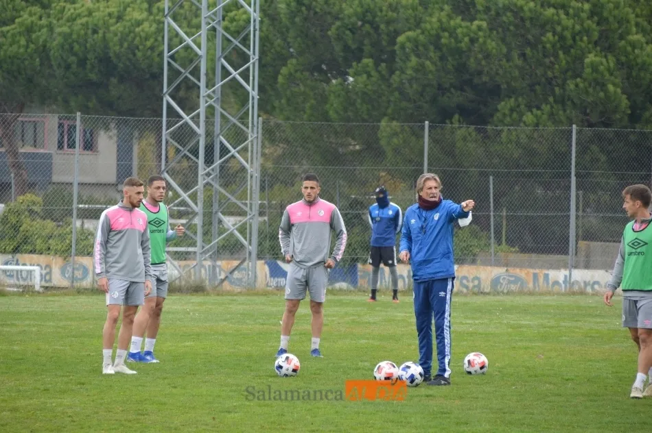 Foto 6 - El Salamanca UDS despide los entrenamientos con goles, alegr&iacute;a y las ausencias de Mora, Puma y...