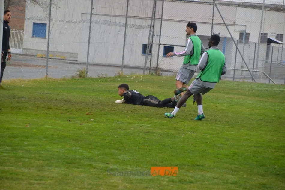 Foto 4 - El Salamanca UDS despide los entrenamientos con goles, alegr&iacute;a y las ausencias de Mora, Puma y...