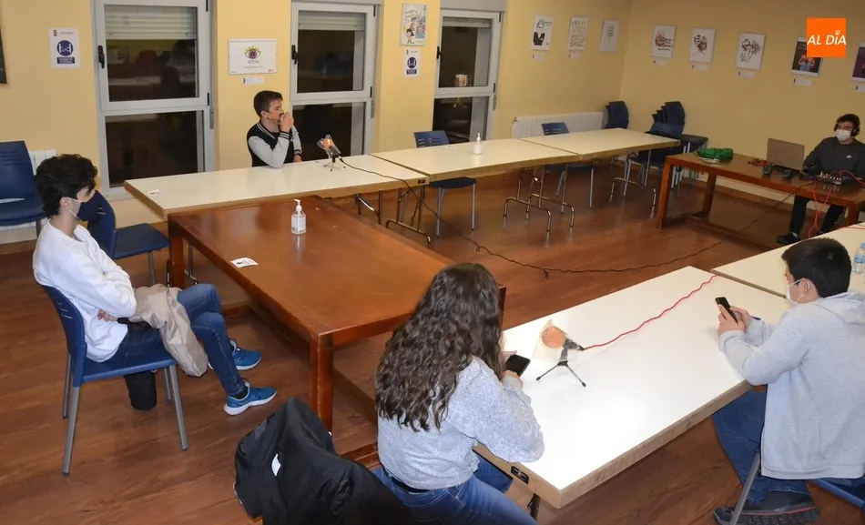 Foto 8 - Radio i finaliza sus emisiones tras cuatro a&ntilde;os de andadura  