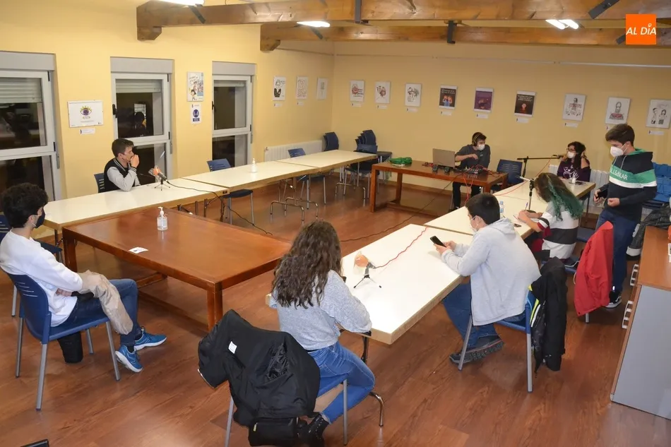 Foto 7 - Radio i finaliza sus emisiones tras cuatro a&ntilde;os de andadura  