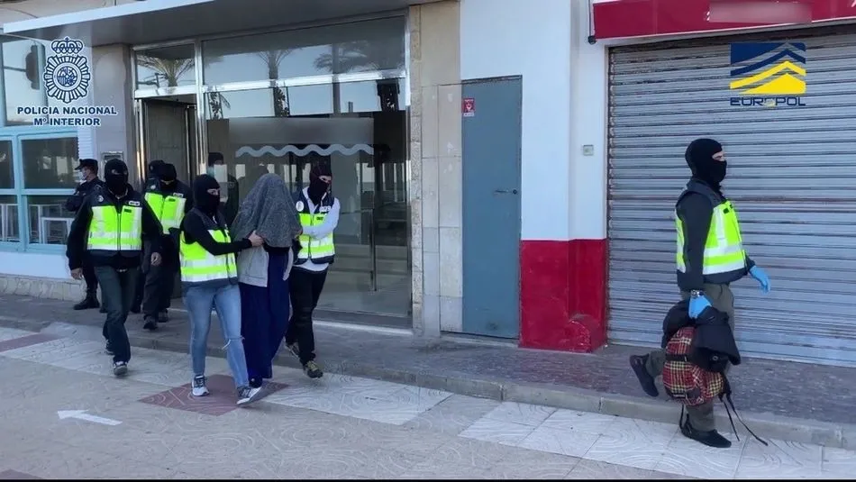 Imagen de la mujer detenida en Valencia por querer viajar a Siria para unirse al DAESH - POLICÍA NACIONAL