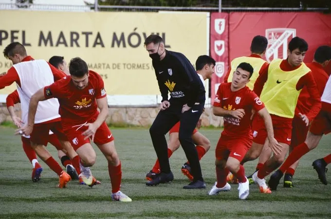 Foto 5 - El Santa Marta cae por la m&iacute;nima con el Alcorc&oacute;n en el San Casto (0-1)