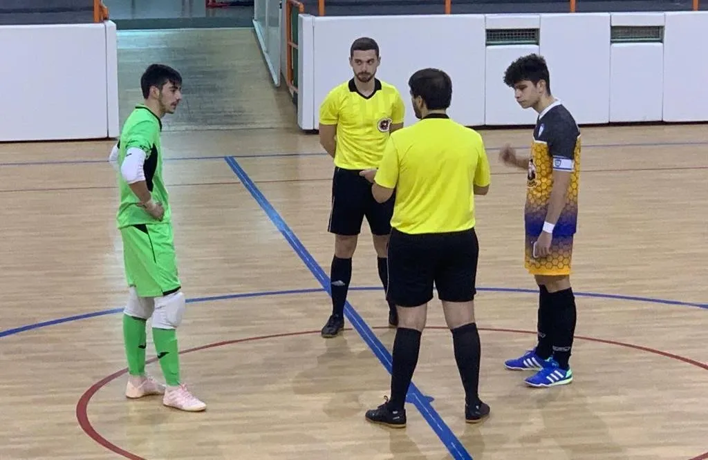 Foto 10 - El III Juvenil conquista La Alamedilla con una gran remontada tras estar contra las cuerdas  