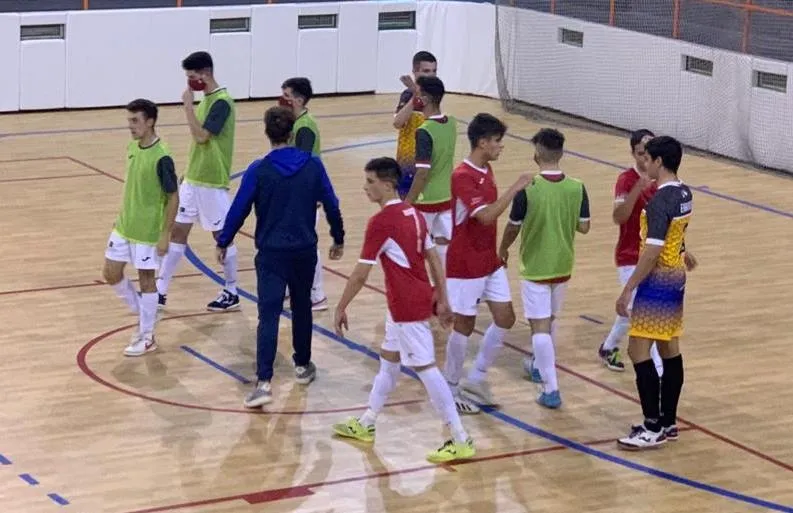 Foto 4 - El III Juvenil conquista La Alamedilla con una gran remontada tras estar contra las cuerdas  