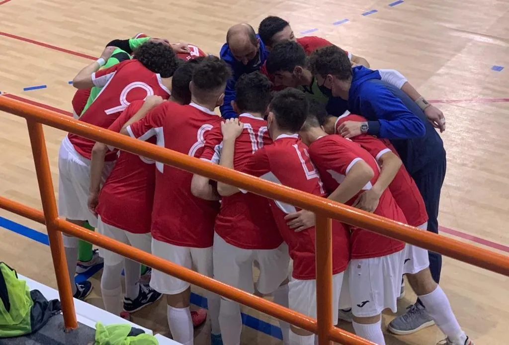 Foto 7 - El III Juvenil conquista La Alamedilla con una gran remontada tras estar contra las cuerdas  