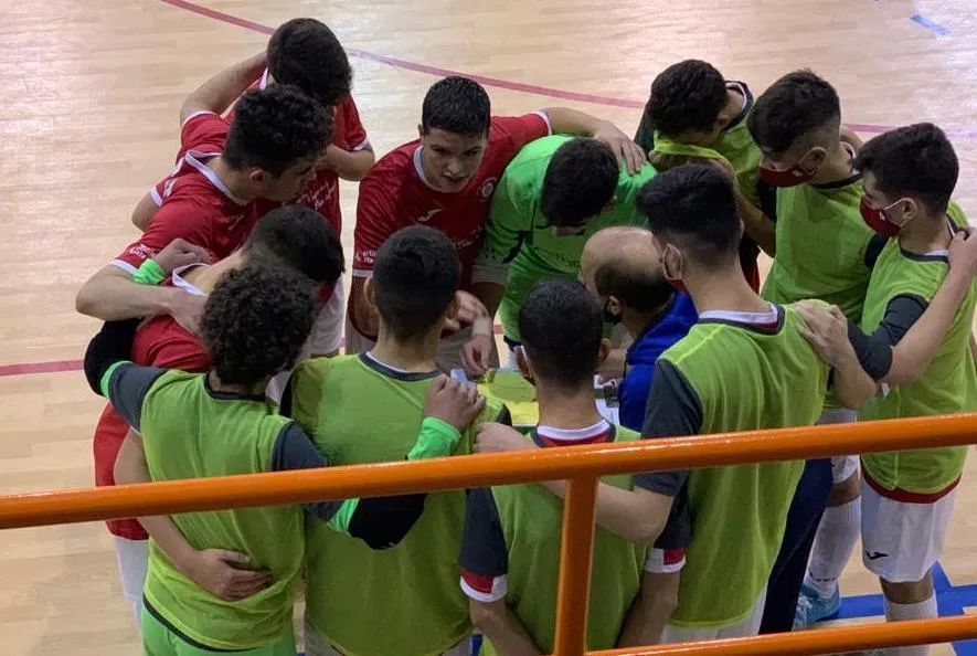 Foto 5 - El III Juvenil conquista La Alamedilla con una gran remontada tras estar contra las cuerdas  