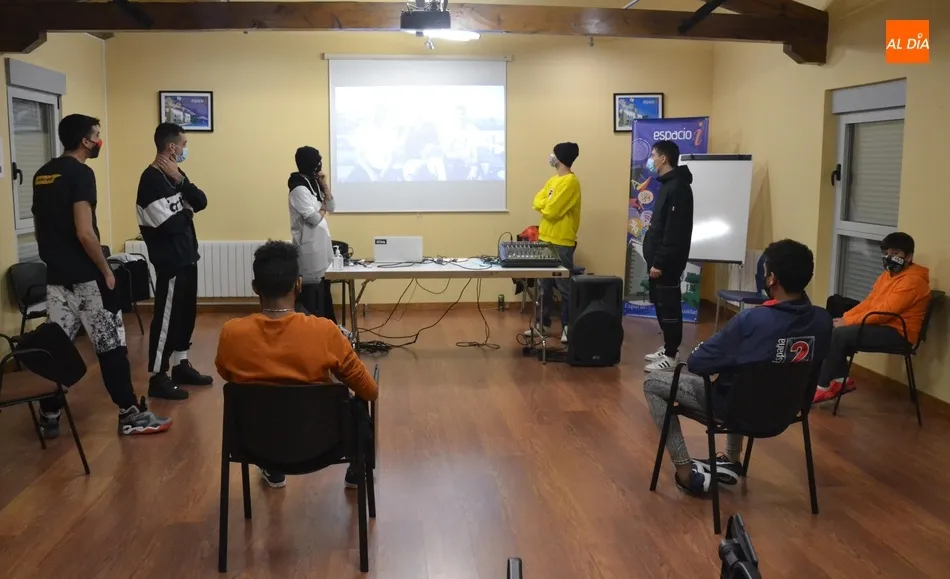 El Espacio i despide sus actividades juveniles con un taller a cargo de integrantes de The Thirty...