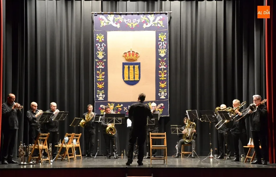 Foto 3 - El Ensemble de Metales de la OSCyL acerca su habilidad a los mirobrigenses  