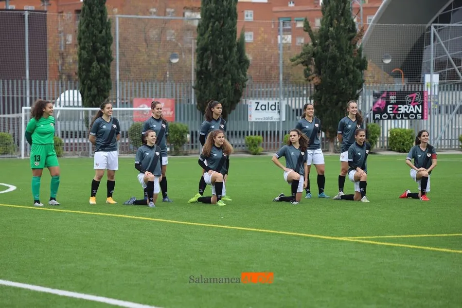 Foto 11 - Lauris vuelve a hacer de las suyas con un doblete y le da otra victoria al Salamanca UDS Femenino...