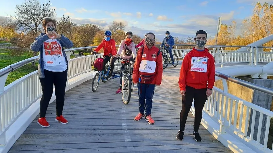Algunos de los participantes en la Carrera de los 1.000 pasos - Aviva