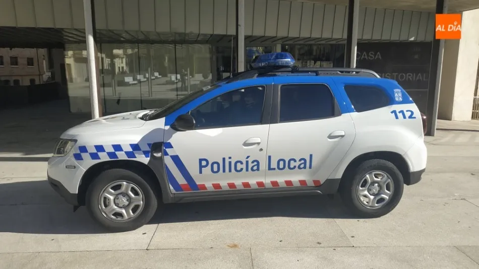 Foto 3 - Guijuelo presenta el nuevo coche de la Polic&iacute;a Local