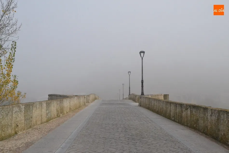 Foto 8 - Mir&oacute;briga arranca la semana envuelta en una intensa niebla  