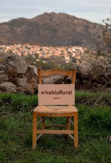 El artesano silletero de Cantalpino participa en la campaña #hablaRural puesta en marcha por...