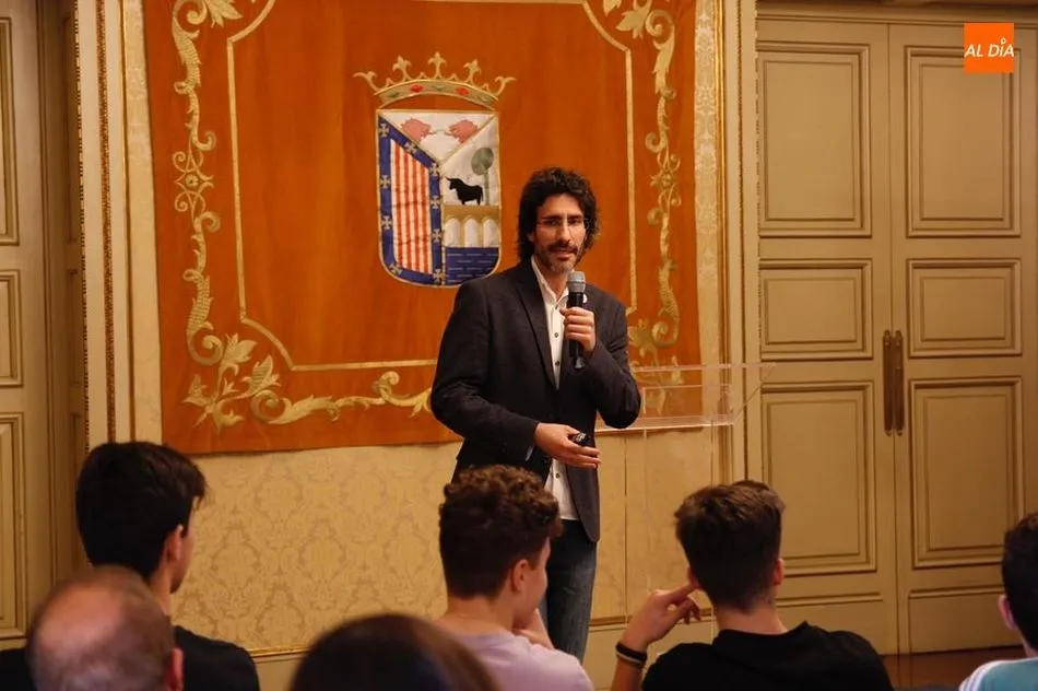 El profesor Roy Páramo, impulsor y coordinador del proyecto Via Litterae