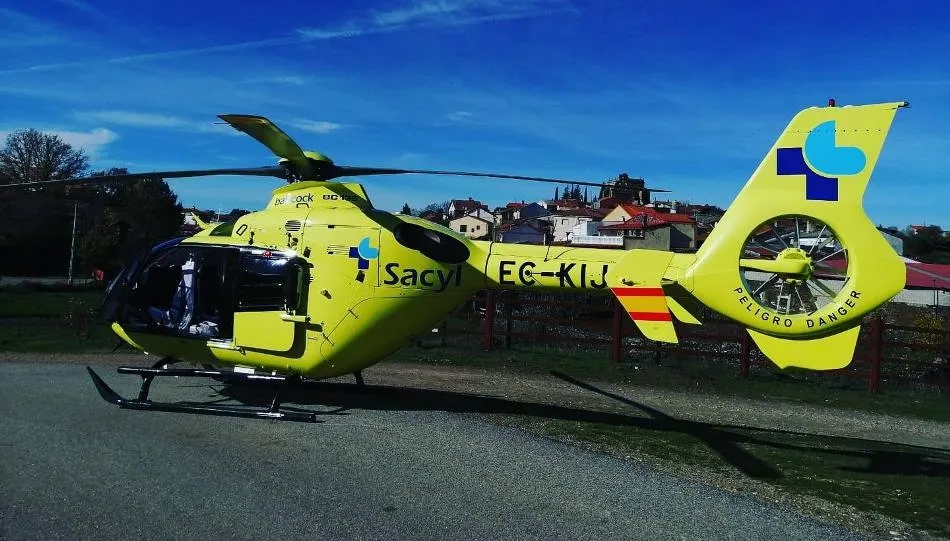 El helicóptero medicalizado en el lugar del accidente