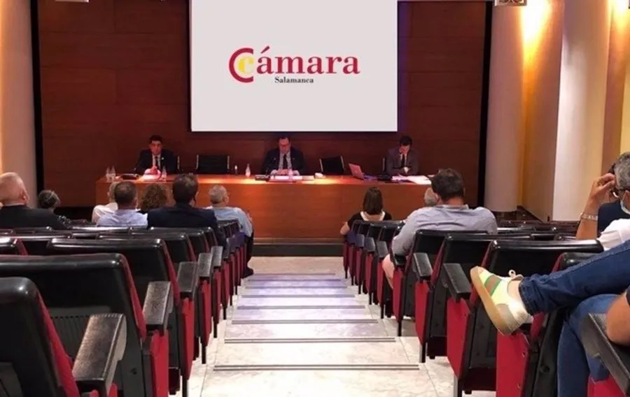 Un momento de una reunión en la Cámara de Comercio de Salamanca. Foto de la CÁMARA DE COMERCIO DE SALAMANCA