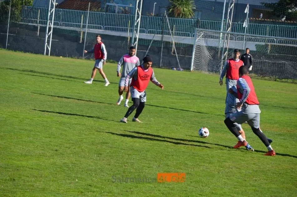 Foto 8 - Egea mueve el avispero en el Salamanca UDS: Sergio Molina entrena como central y DeLorenzi pasa al...