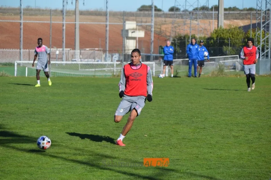 Foto 2 - Egea mueve el avispero en el Salamanca UDS: Sergio Molina entrena como central y DeLorenzi pasa al...