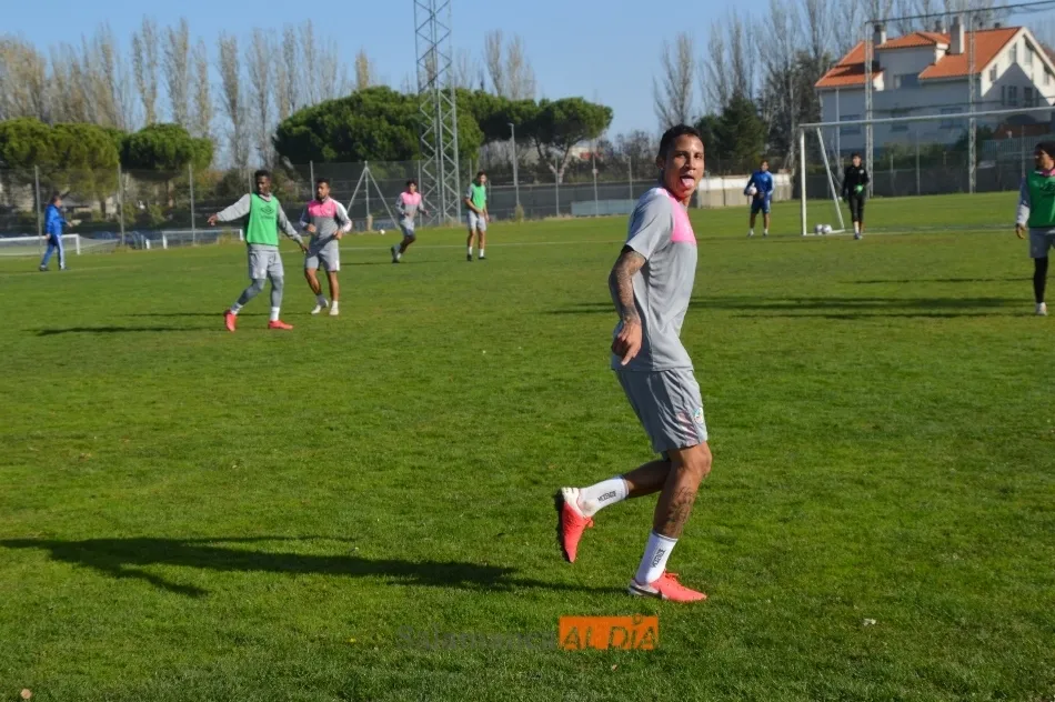 Foto 10 - &iquest;Qu&eacute; se oye en un entrenamiento del Salamanca UDS?, &iquest;qu&eacute; se dicen los jugadores?, &iquest;c&oacute;mo...