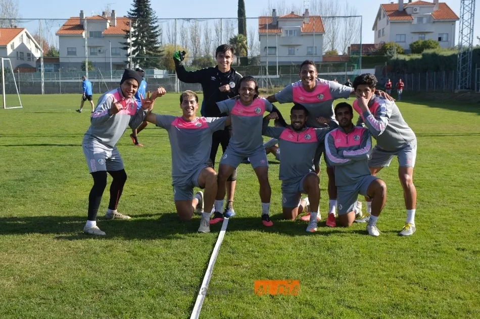 El equipo ganador del entrenamiento del miércoles posa para SALAMANCA AL DÍA / Carlos Cuervo