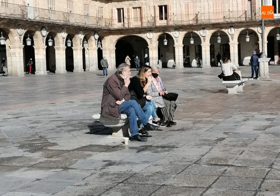 Foto 6 - Caf&eacute; para llevar, la imagen que ya es habitual en las calles de Salamanca