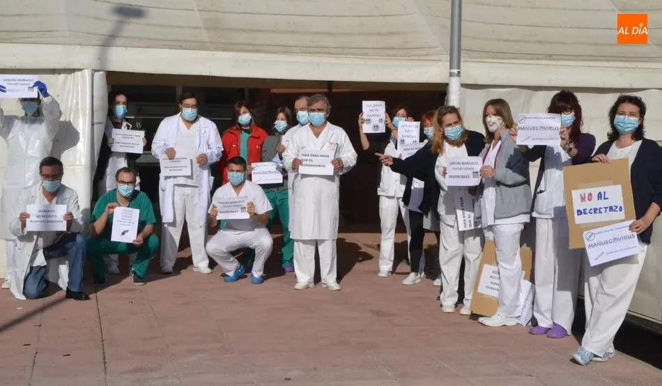 Los trabajadores del Centro de Salud se manifiestan contra el ‘decretazo’ sanitario de la Junta ...