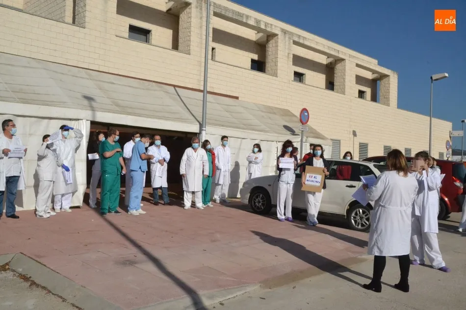 Foto 9 - Los trabajadores del Centro de Salud se manifiestan contra el &lsquo;decretazo&rsquo; sanitario de la Junta ...