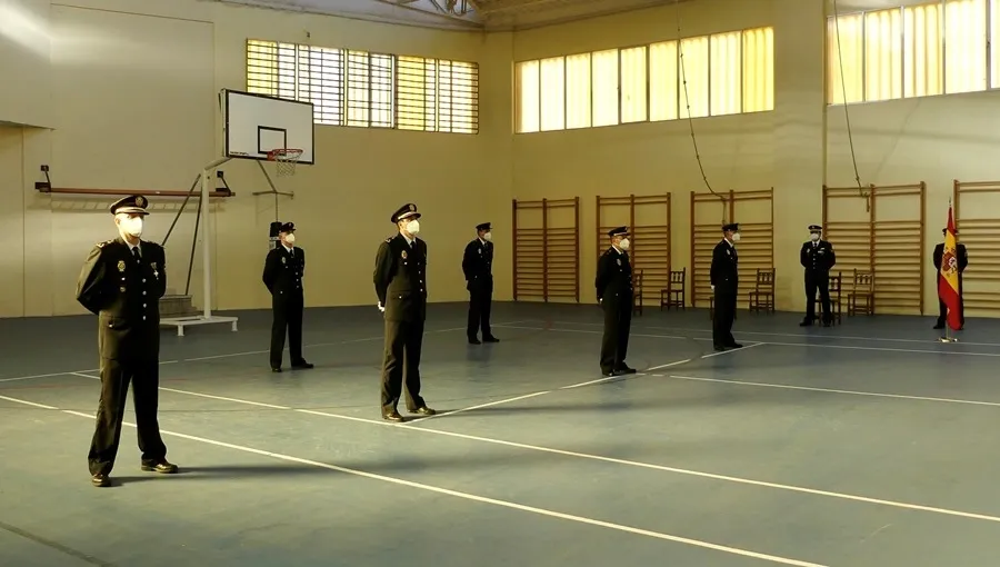 Algunos de los agentes condecorados, en el pabellón de la Policía Nacional en Salamanca