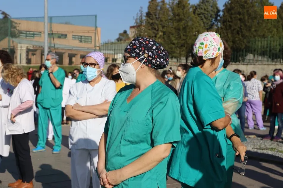 Foto 8 - Protestas de los sanitarios contra el decreto que autoriza traslados,&nbsp;seg&uacute;n disponga la...