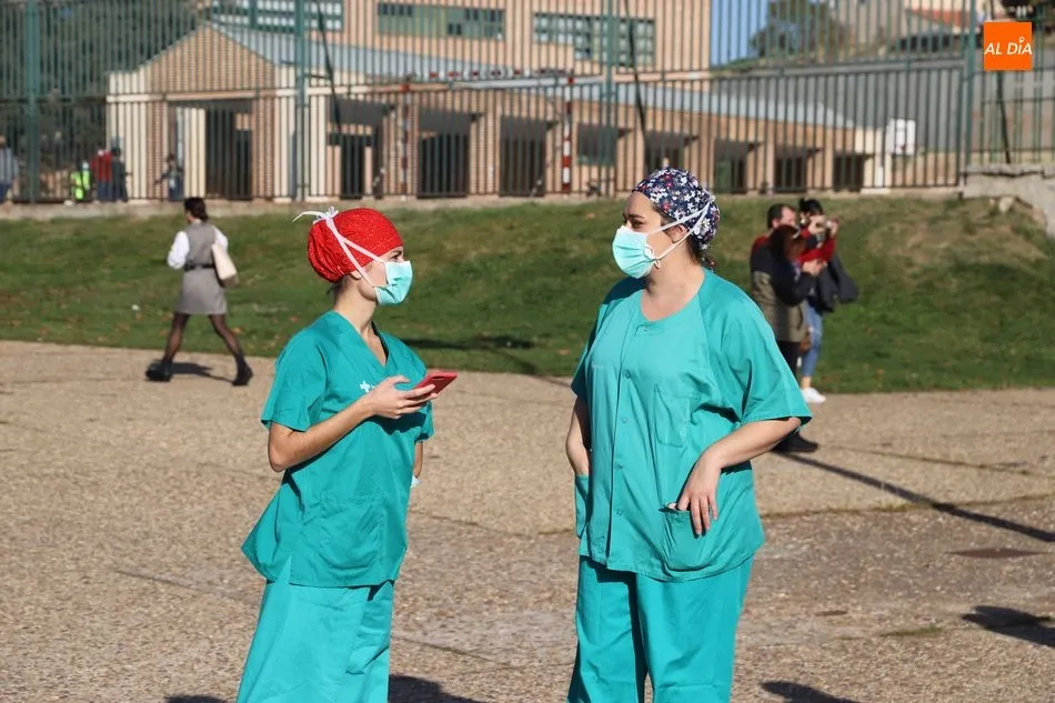 Foto 7 - Protestas de los sanitarios contra el decreto que autoriza traslados,&nbsp;seg&uacute;n disponga la...