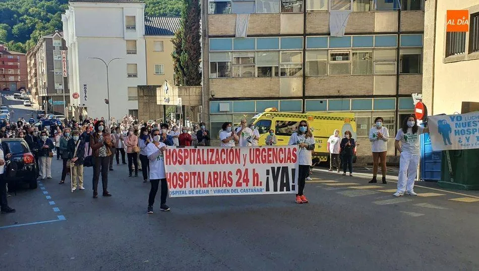 Continúan las concentraciones de los miércoles ante el hospital Virgen del Castañar de Béjar
