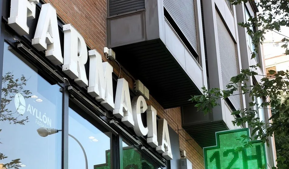 Fachada de una farmacia de Castilla y León