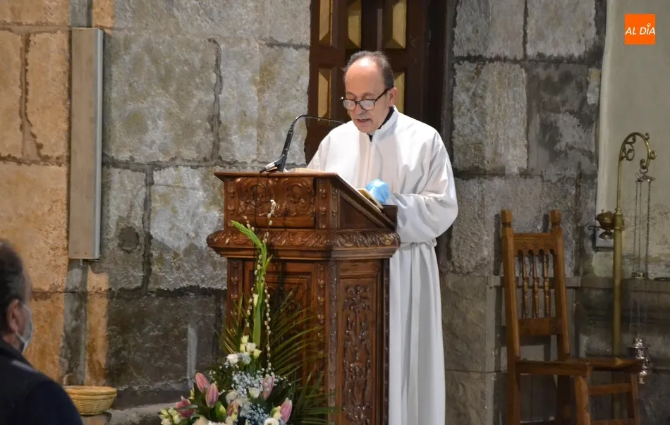 Foto 7 - Arranca la Novena en honor a la Virgen de la Medalla Milagrosa con una gran asistencia de fieles  