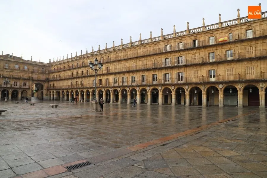 Plaza Mayor de Salamanca sin terrazas por el cierre de la hostelería