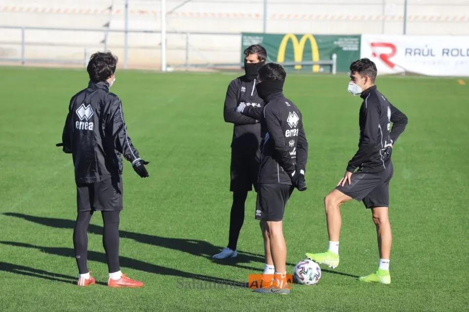 Foto 3 - Unionistas ultima detalles en el entrenamiento para tratar de vencer al Coruxo en el Reina Sof&iacute;a