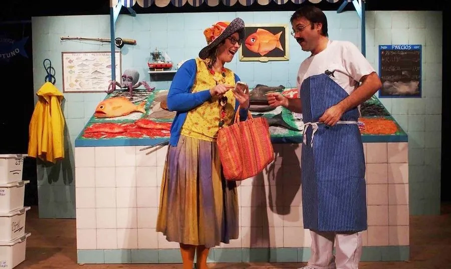 El protagonista de la obra es Alfredo Neptuno, un taimado pescadero que regenta el negocio familiar