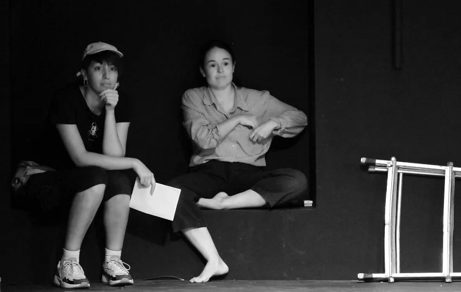 Alba González aparece a la izquierda de la imagen