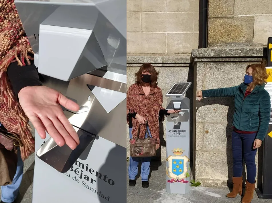 Foto 5 - Concejalas del PP de B&eacute;jar comprueban que los dispensadores de gel de las calles se encuentran...