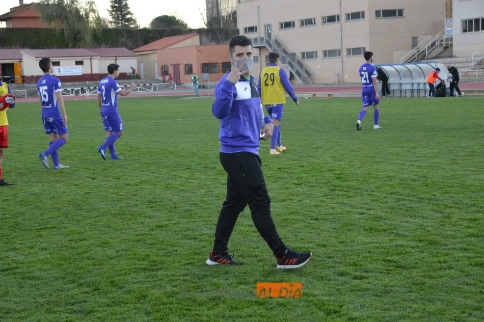 Foto 7 - El Pe&ntilde;aranda tira de heroica para remontar a un Salamanca UDS &lsquo;B&rsquo; que se desinfla en la...