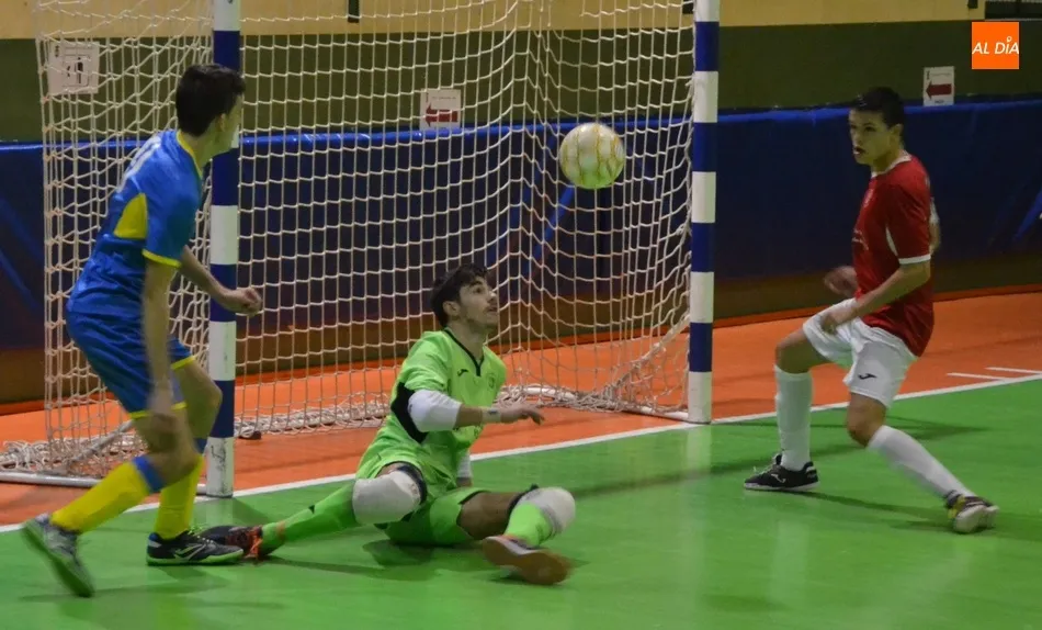 Foto 6 - El III Juvenil alcanza el p&oacute;ker de victorias de salida en una tarde en la que fueron protagonistas ...