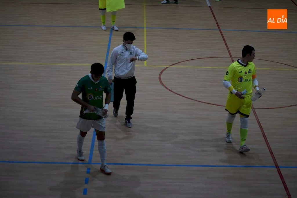 Foto 3 - El Piensos Dur&aacute;n Albense reacciona a tiempo para acabar aplastando al Domotec Le&oacute;n FS (11-3)