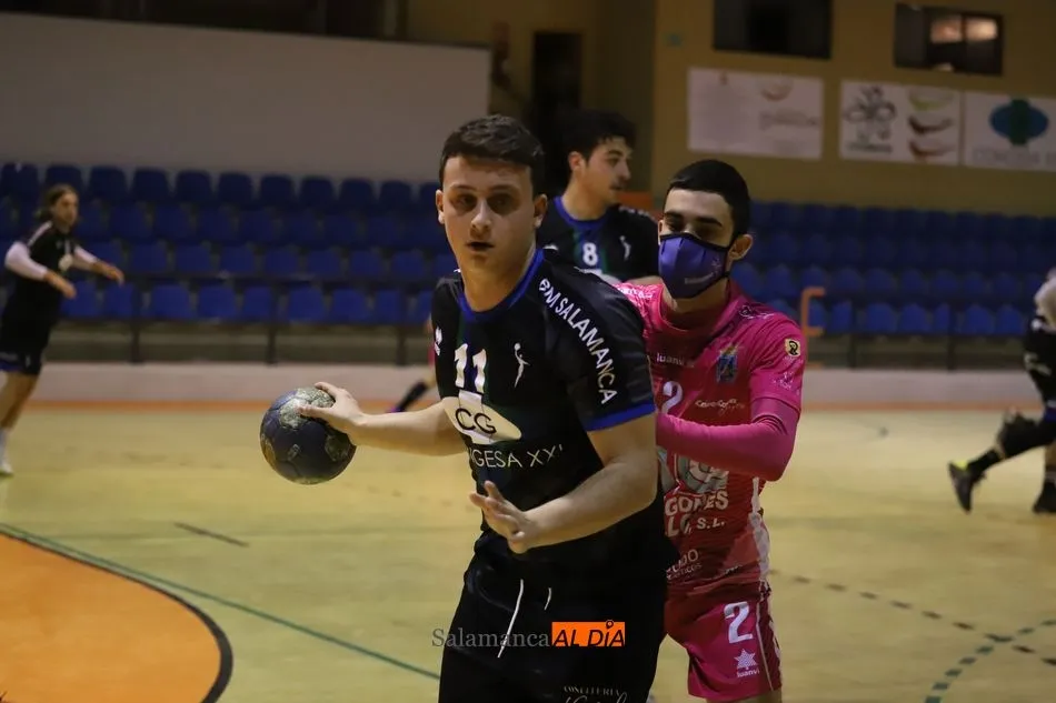 Foto 9 - El &lsquo;factor Tormes&rsquo; vuelve a darle frutos al BM Salamanca: triunfo sobre el Tarazona (29-25)