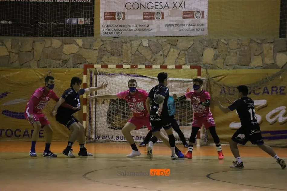 Foto 7 - El &lsquo;factor Tormes&rsquo; vuelve a darle frutos al BM Salamanca: triunfo sobre el Tarazona (29-25)