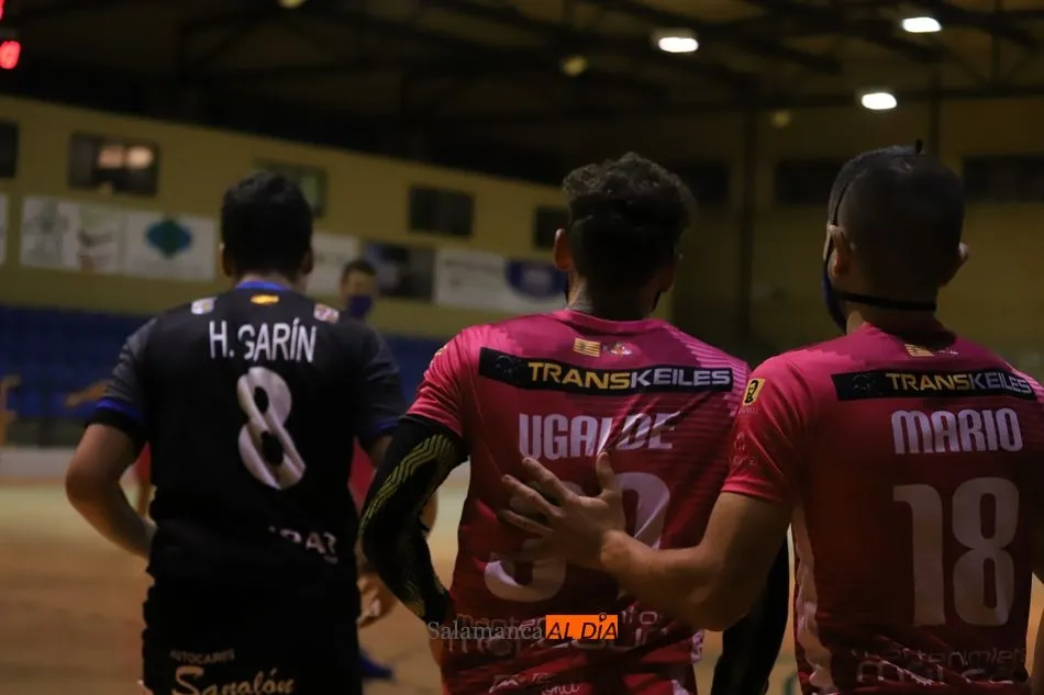Foto 5 - El &lsquo;factor Tormes&rsquo; vuelve a darle frutos al BM Salamanca: triunfo sobre el Tarazona (29-25)