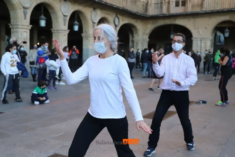 Foto 11 - Los empresarios de gimnasios y centros deportivos claman en la Plaza Mayor contra el cierre de sus...