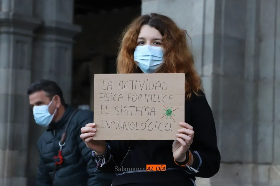 Foto 7 - Los empresarios de gimnasios y centros deportivos claman en la Plaza Mayor contra el cierre de sus...