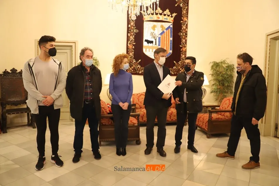 Foto 3 - Los empresarios de gimnasios y centros deportivos claman en la Plaza Mayor contra el cierre de sus...