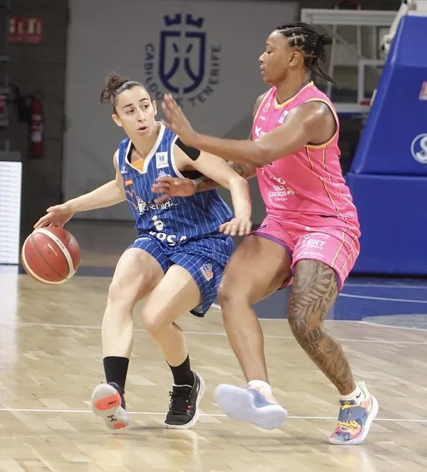 Foto 3 - Otra paliza del Perfumer&iacute;as Avenida al Tenerife sirve para meterle miedo al Valencia Basket (55-84)
